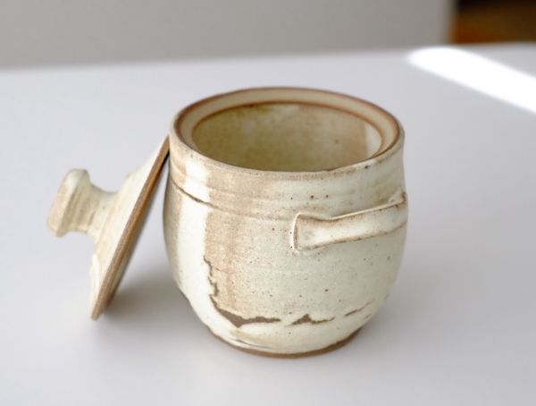 Abby Mouw: #128 Rustic Ivory Pot